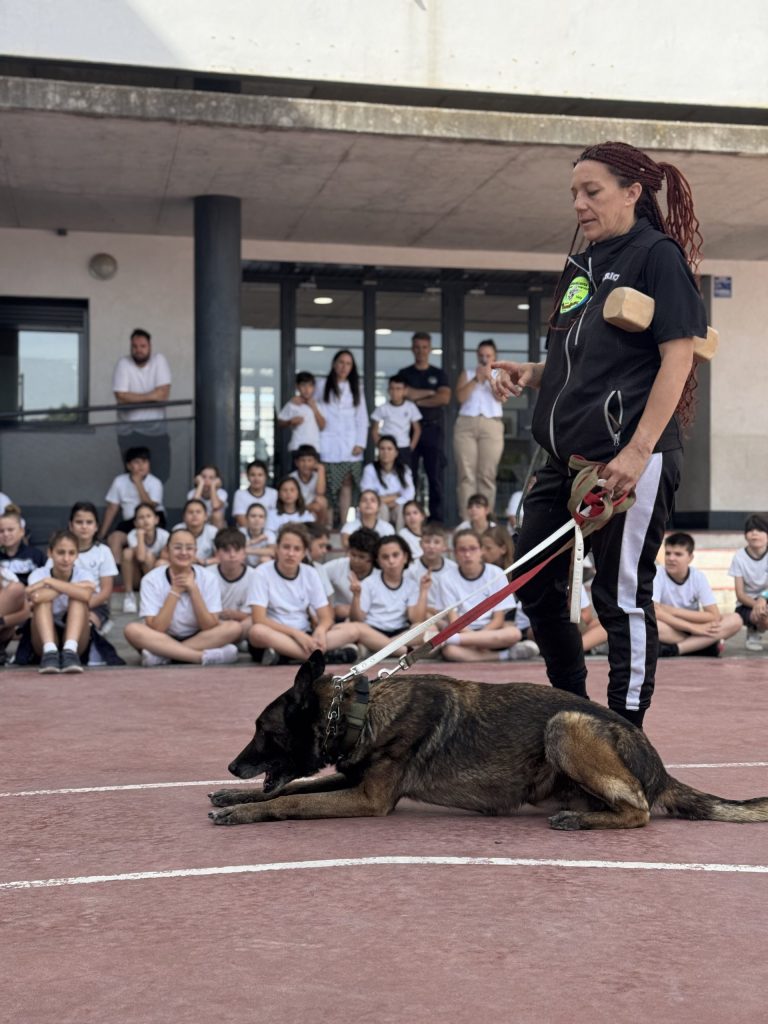 Jornada de concienciación animal con la Asociación Ladridos en el Colegio Virgen de la Caridad