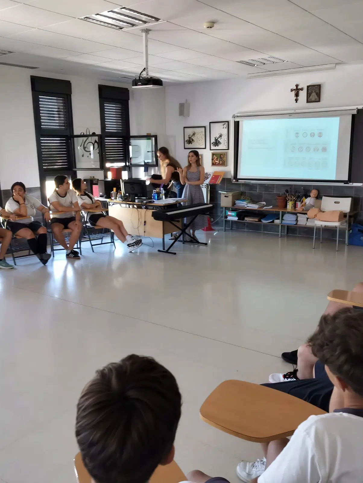 Charla de primeros auxilios en el aula
